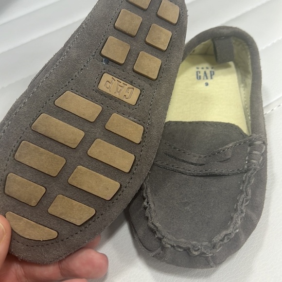 Baby gap size 9 loafer - Picture 2 of 2